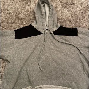 Cropped grey sweatshirt